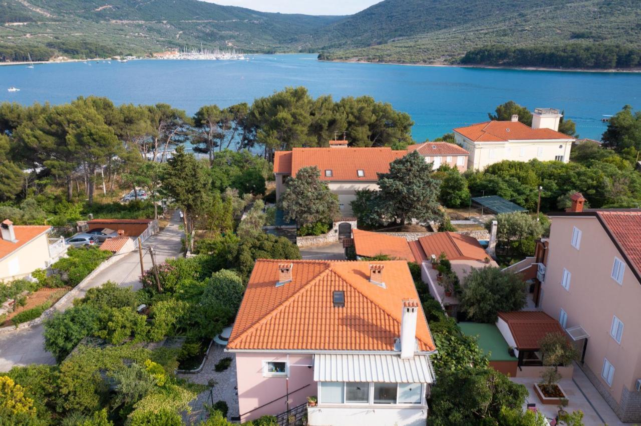 Apartments Bura & Jugo, Cres, Without Stress Exterior photo